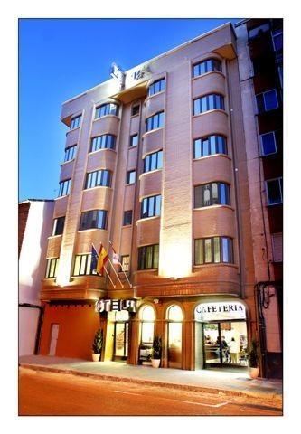 Hotel Alisi アランダ・デ・ドゥエロ エクステリア 写真